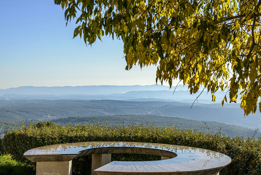 Panorama from the Tourtour orientation table during a stay in Provence in November at the Bastide de Tourtour