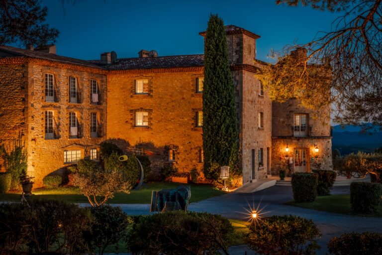 Bastide de Tourtour le soir illuminée