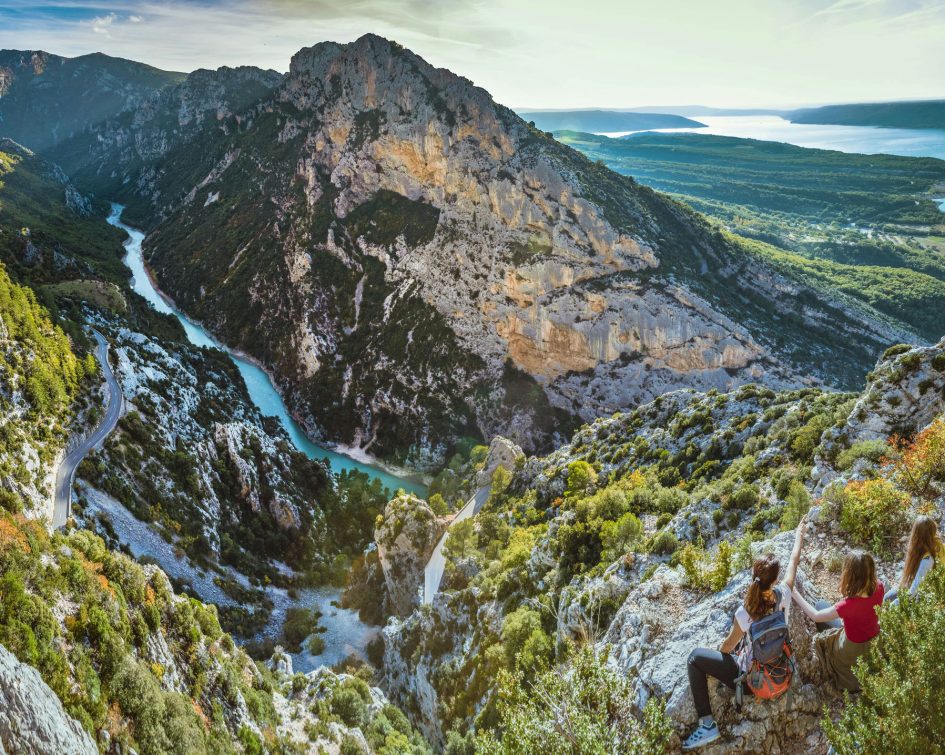 Photo - Les cascades - cascade var Gorges et lac Ste Croix ©Ph. Murtas Verdon Tourisme 2 Vue en hauteur des Gorges du Verdon - cascade var