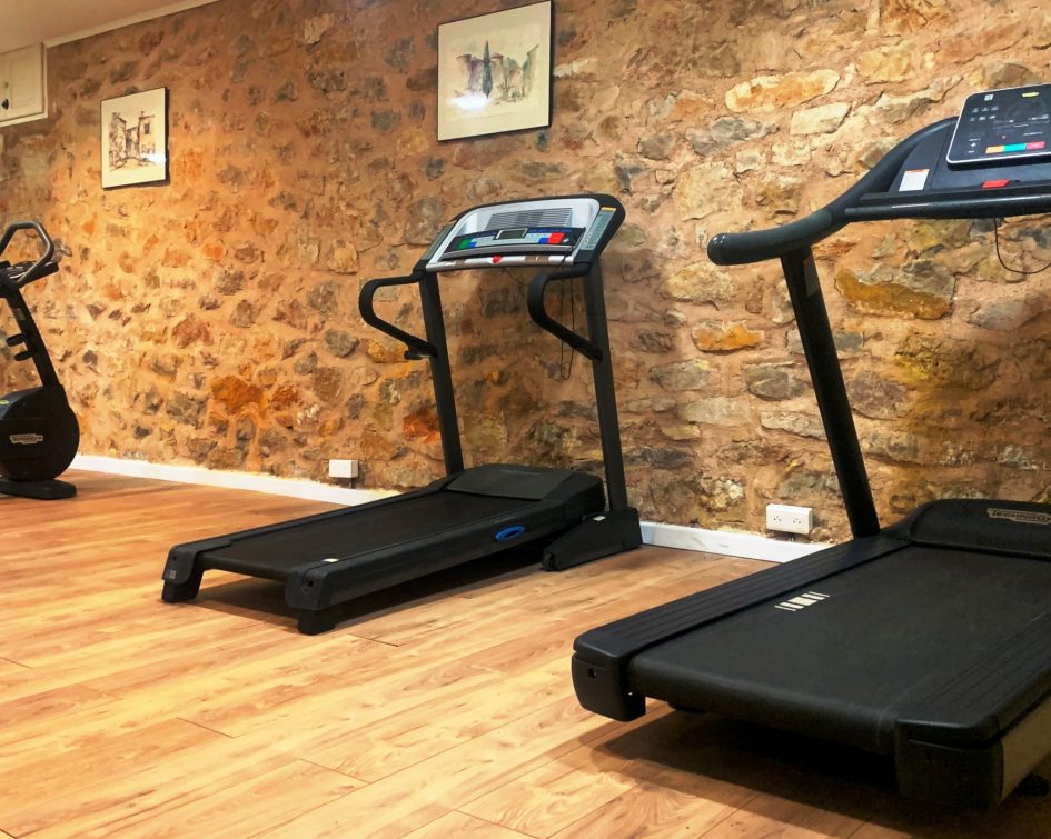 Photo - Spa Fitness rezise Website scaled Fitness room of the Bastide de Tourtour